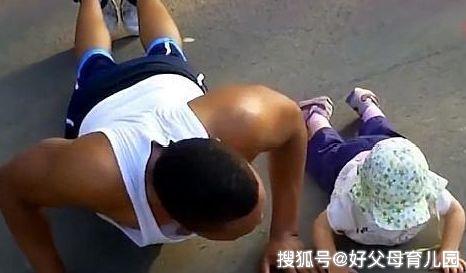 小孩子几岁可以做俯卧撑 34f922d0ae214382b56f1afbe2479e4b.jpeg
