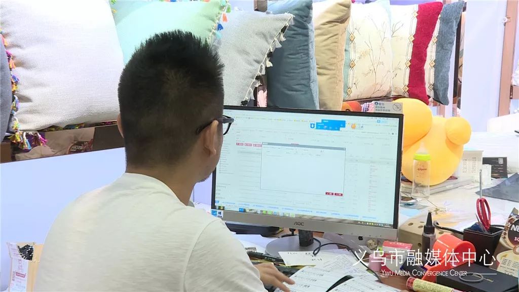 从分析中不断探索产品流行趋势、开发新品、吸引顾客