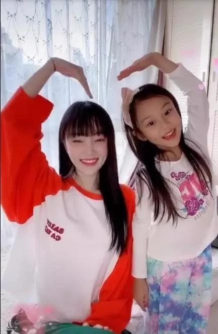 做手工视频网红 3b7d6f2c1b584d65b888e14b0bf0ea4b.jpeg