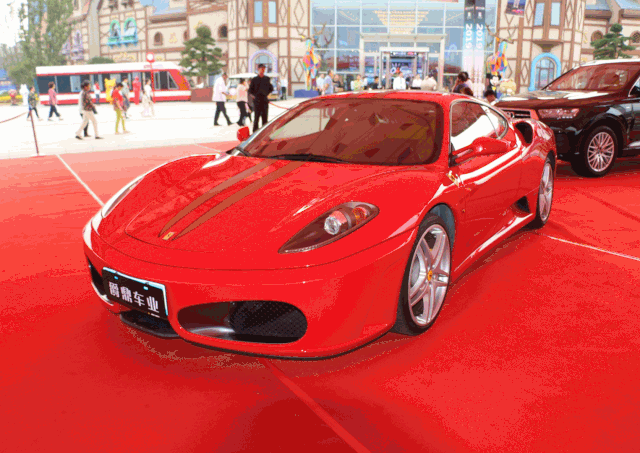 (2)句容首届秋季豪车展览会:豪华轿跑惊艳亮相,美女车模香艳来袭