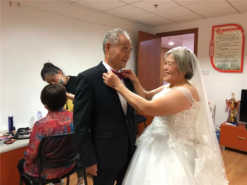 【可爱的中国,奋进的上海】太甜了!嘉定66对金