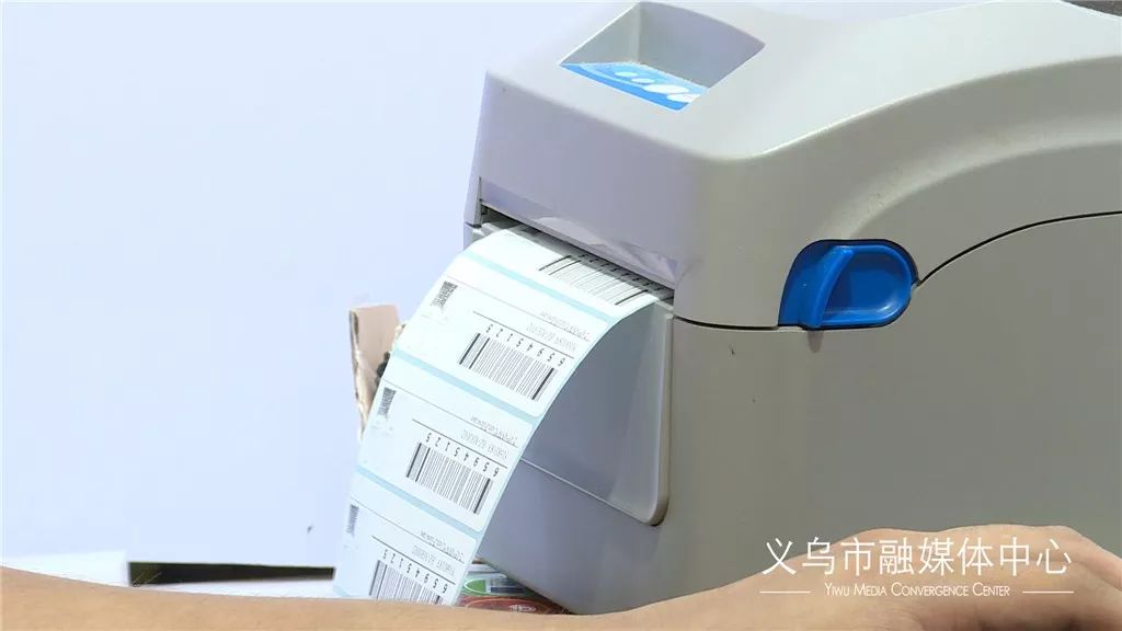 从分析中不断探索产品流行趋势、开发新品、吸引顾客