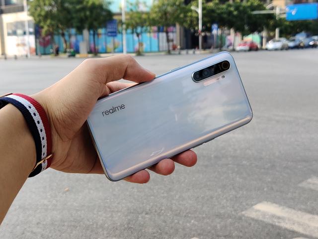 �²���ϵ��:realme X2���д�˵����ô����?