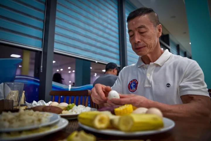 保持营养均衡,补充足够的蛋白质杨新民老师的食谱非常有讲究牛羊肉