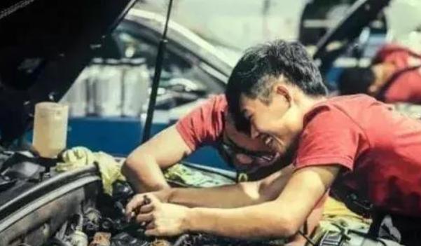 专业修车的师傅 bef7de5671bb4491a3a7dd6f215dfb69.jpeg