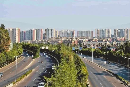 呈贡gdp_人民日报头版点赞昆明 亮出新颜值 美出新气质(3)