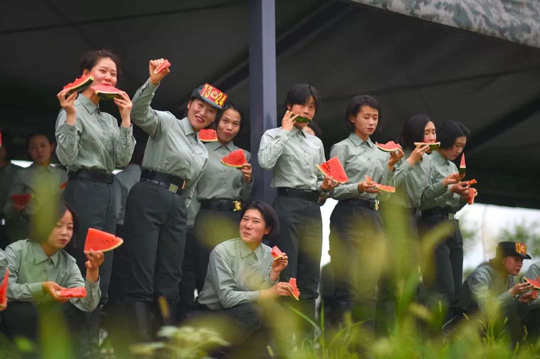 骄傲青海这位受阅女兵归队了