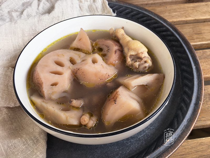 莲藕排骨汤怎么做既好吃又简单 ea1bd623f1a147fba78925c4a7fdd120.jpeg