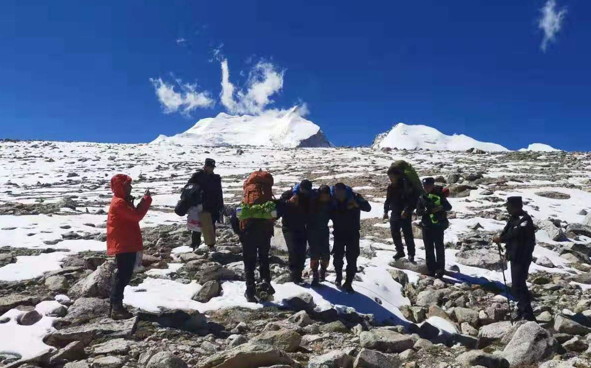 3名广东籍游客被困于西藏希夏邦玛峰，警方成功营救