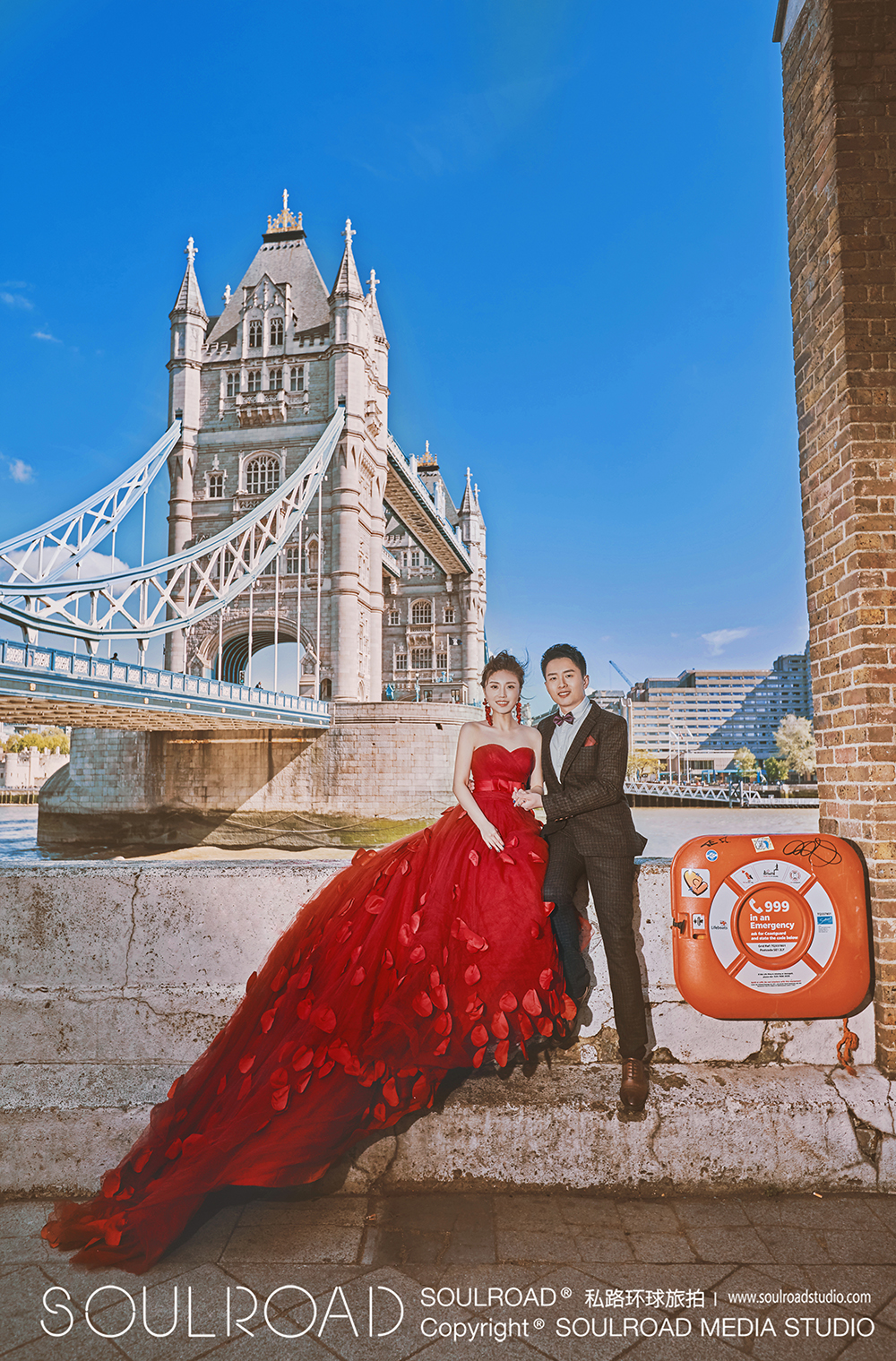 英国旅拍婚纱_英国王妃凯特婚纱(2)