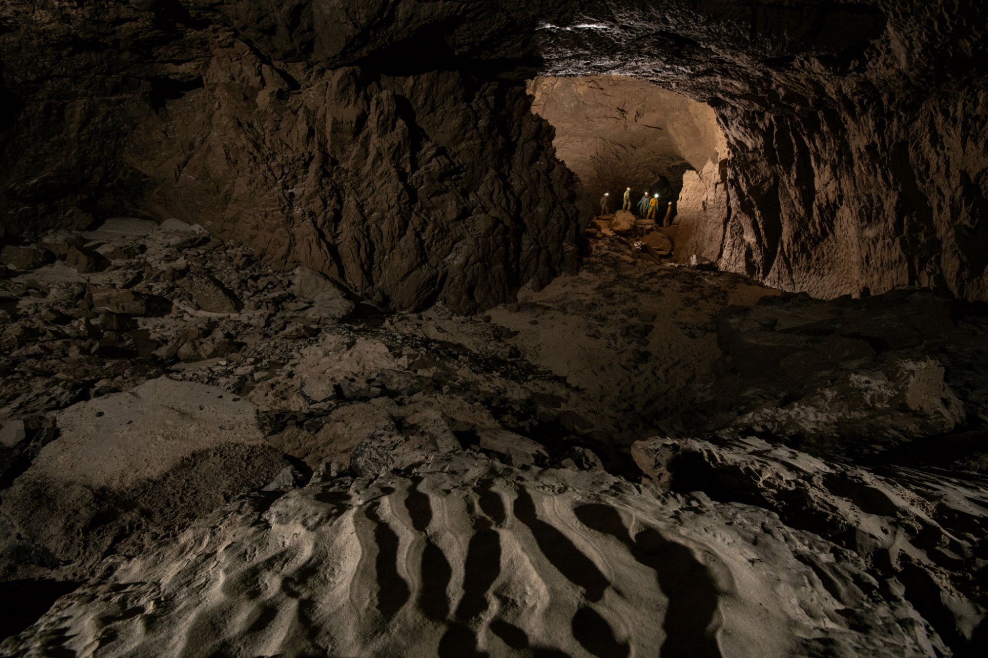原创             全球最深的洞：深2212米135公里长，普通人进去基本就很难出来