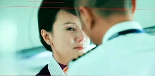 短剧中的机长与空姐，职业风采与情感交织，短剧中的机长与空姐，职业风采与情感交织的碰撞