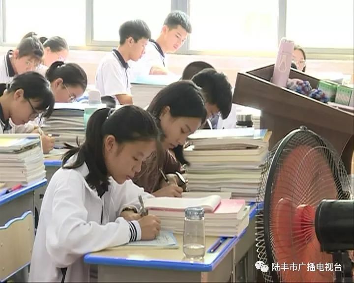 陆丰龙山中学新校区,学生的学习和生活情况是这样的._宿舍区