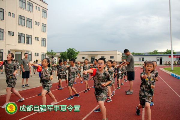 JBO竞博四川6到10岁儿童军训夏令营安全为本
