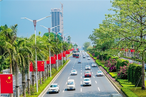 国庆期间,我市街道干净整洁,市容环境良好.