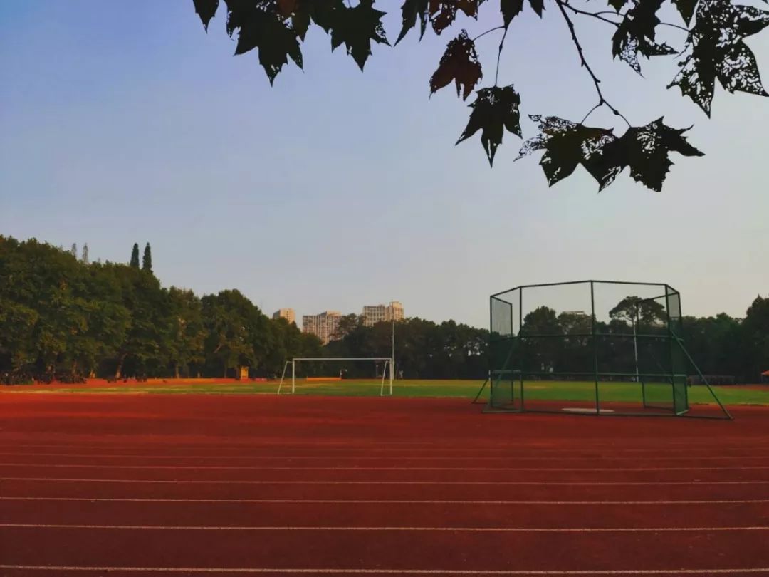 在秋日把第一封情书写给你井冈山大学