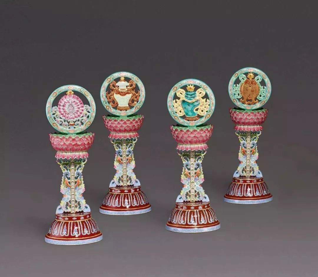 不输元青花,『唐英』制《青花缠枝莲纹供瓶》逾2000万成交!_搜狐网