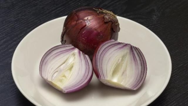 洋葱的功效与作用是辛辣食物吗 a6c80991ffff4ed1b51e2bbf33235c26.jpeg