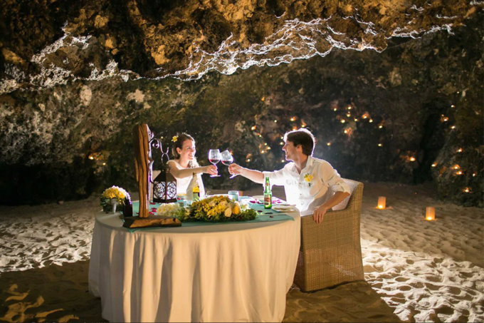 原创             巴厘岛的浪漫不是说出来的，而是陪对方吃一顿浪漫的烛光晚餐