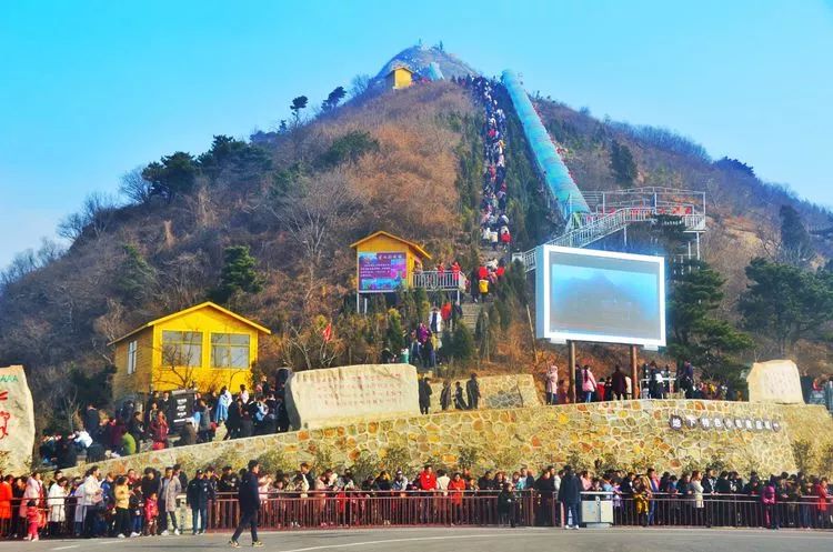 天上七仙女,方城七峰山!春赏百花,夏戏水!秋季养生,冬滑雪!