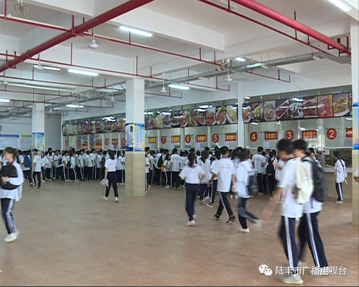 陆丰龙山中学新校区,学生的学习和生活情况是这样的._宿舍区