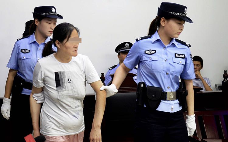 与丈夫吵架后为泄私愤连撞8车，北京一女子一审获刑6年