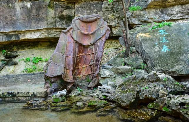 走进济南灵岩寺 探寻千年古寺的铁袈裟之谜！