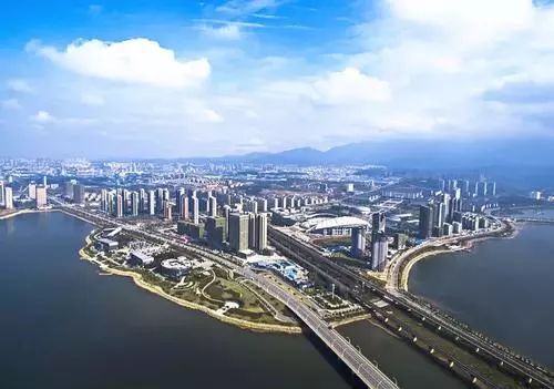 重大发展信号!我市从"八里湖时代"到"赛城湖时代"建设要"提速"