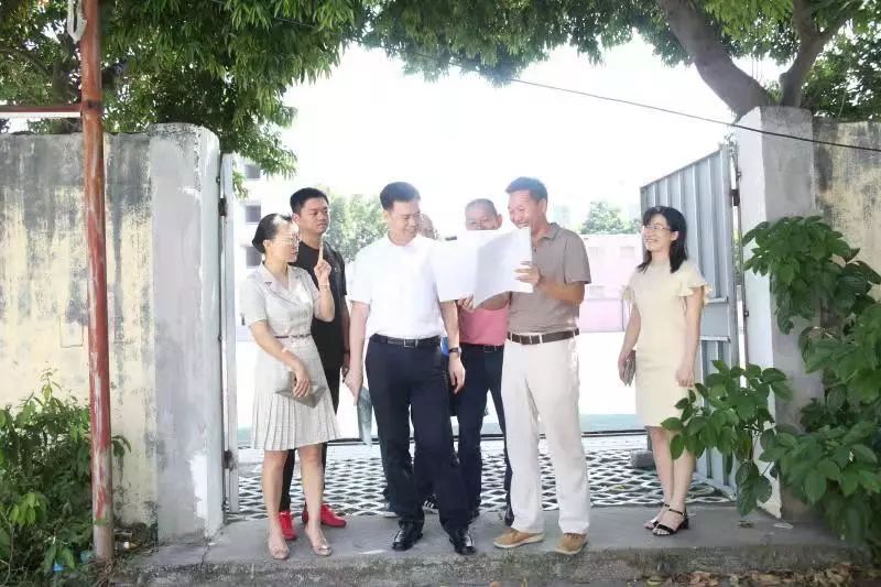 区委副书记钟伟东莅临禾山中学视察指导工作