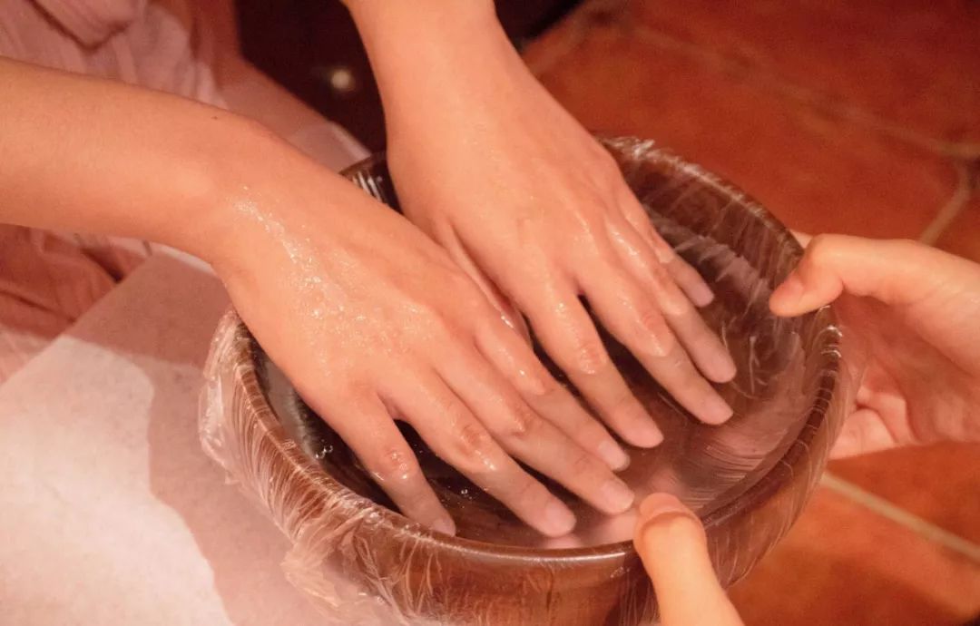 泰式按摩是什么手法 48ae75d138264b34984a0129a7e11513.jpeg