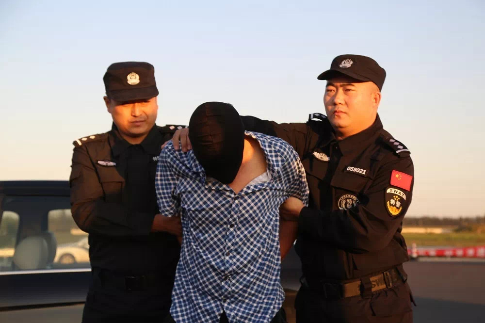 内蒙古通辽“4死2伤”案积压23年告破，两嫌疑人落网