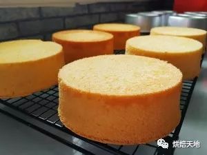 怎么做蛋糕不塌陷不裂 67800511adc14d99bc71629f1bb4e7bb.jpeg