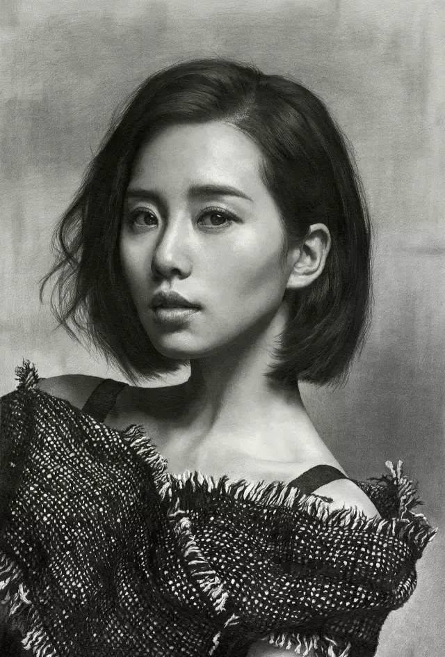 第一个靠卖素描作品,月收入超过10万的画家,刘斌超写实人物欣赏