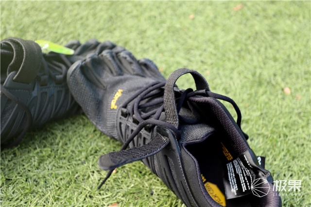 抓地力强的鞋子 832e5e30fa0f4719b5ed0dbe4367a7b1.jpeg