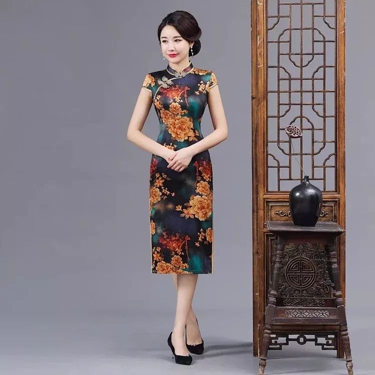 如何选择适合自己的旗袍上衣 a564ff8dfe8d435eb27647a682074b12.jpeg