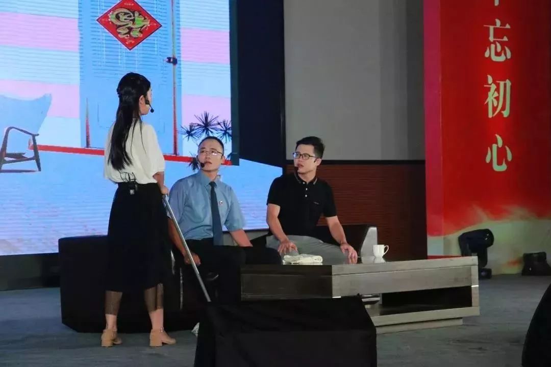 表演单位:南安市女企业家联谊会暨拥军协会 演 出:李莲清,廖青梅等