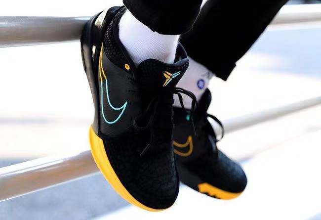 蛇纹NikeZoomKobe4上脚美图来袭！颜值质感均在线！