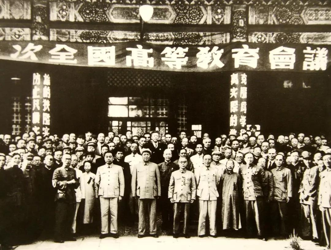 国庆带你去看展新中国教育第一次先睹为快礼赞70年