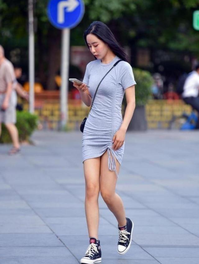 遵义二初中校服穿搭裤脚怎么弄_遵义高中校服图片(2)