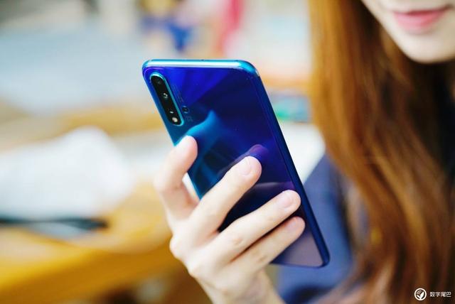 拍照手机第一名实测 f0625f3e476b404aa1d4ba4c9f8d502e.jpeg