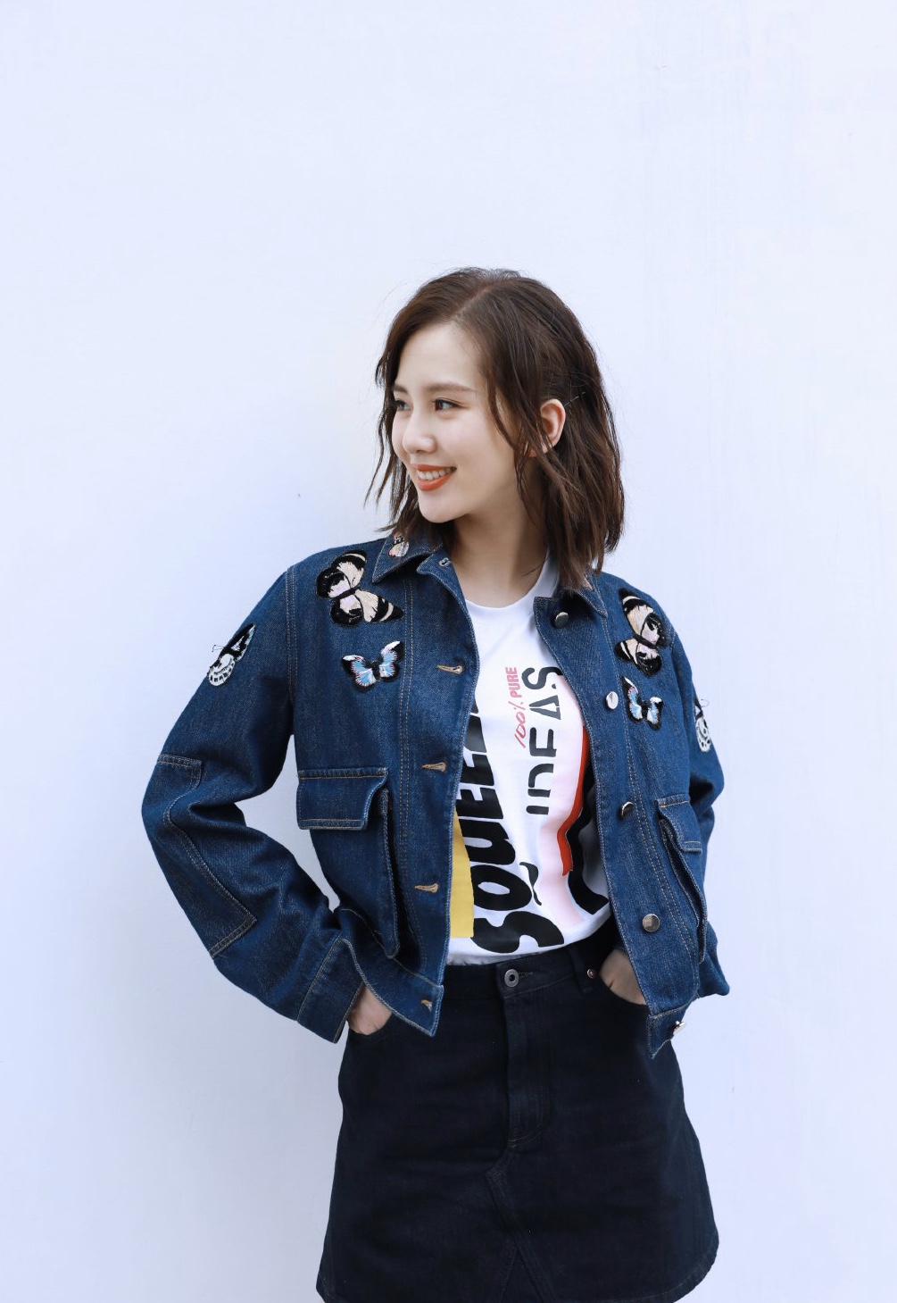 刘诗诗产后首穿超短裙,86斤配牛仔短发好少女