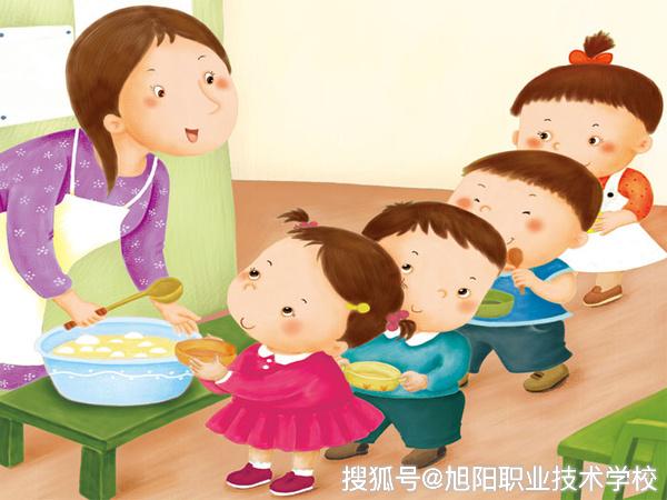 渭南一幼儿园让吃饭慢的小朋友去厕所吃.