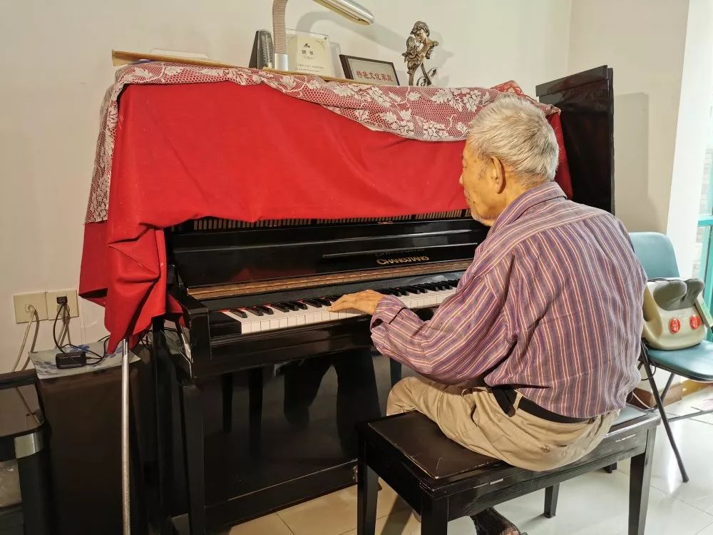 隐姓埋名近70年,写出海军军歌的绿克一直生