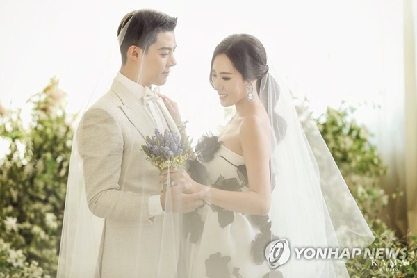 康南李相花结婚照曝光10月12日举行非公开婚礼组图