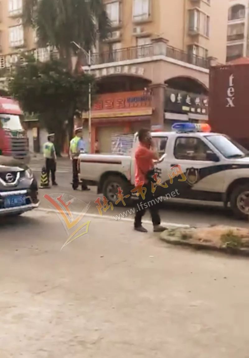 凄凉咯!陆丰324国道博美路段发生一起车祸,一人当场身亡