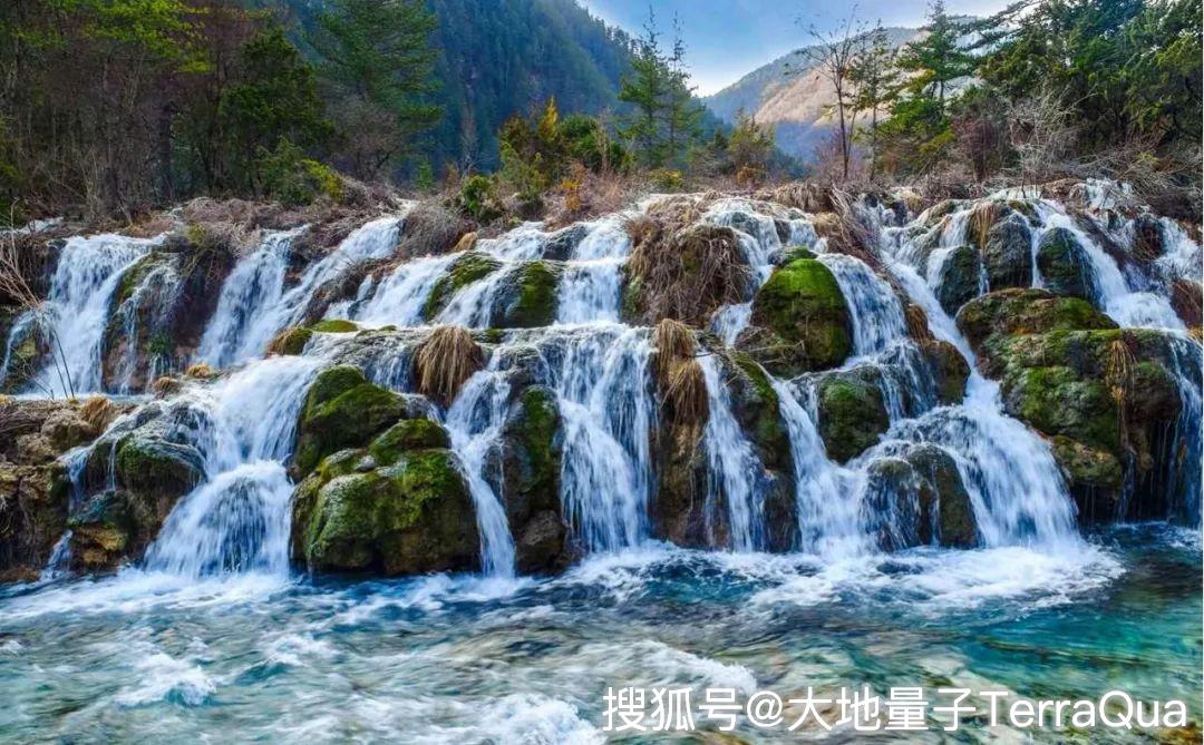 (双龙海瀑布)