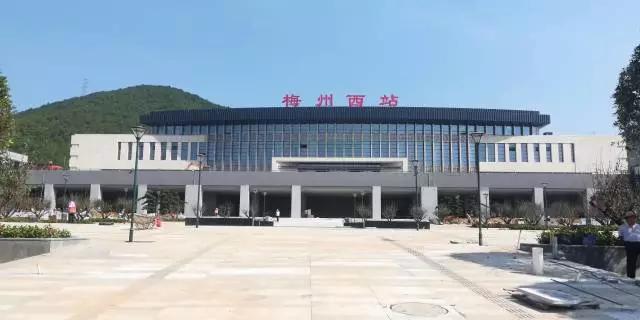 线路北起梅州市梅州西站,途经梅州,揭阳,潮州三市,在潮州市潮汕站与杭