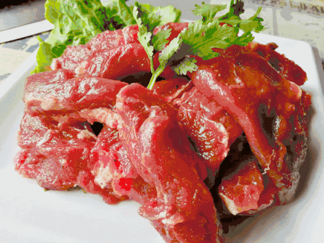 人均鲜牛肉_牛肉火锅