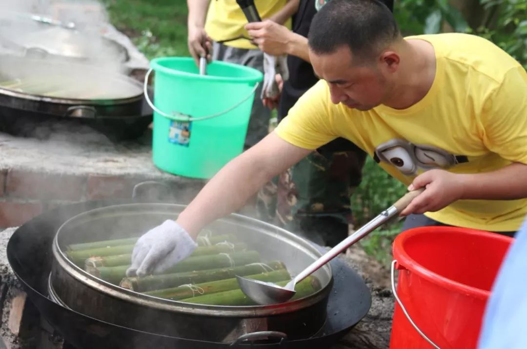 班级活动秋游季红狼亲子游园拓展竹筒饭制作亲子游园游戏包饺子丛林