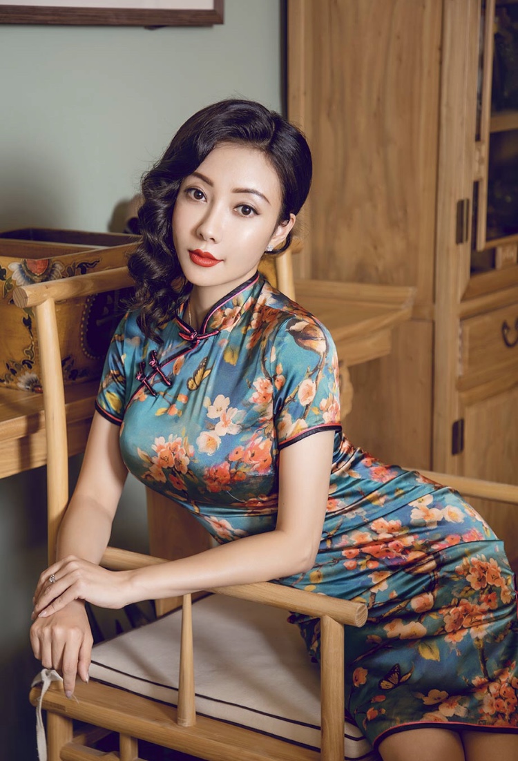 古典韵味的果儿victoria端庄大方